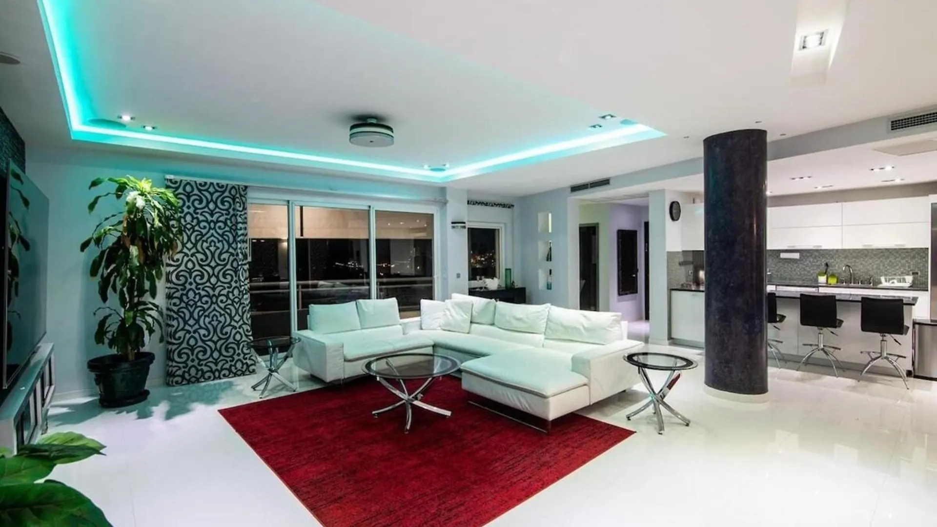 Lovely 3-Bed Apartment In Maho Sint Maarten
