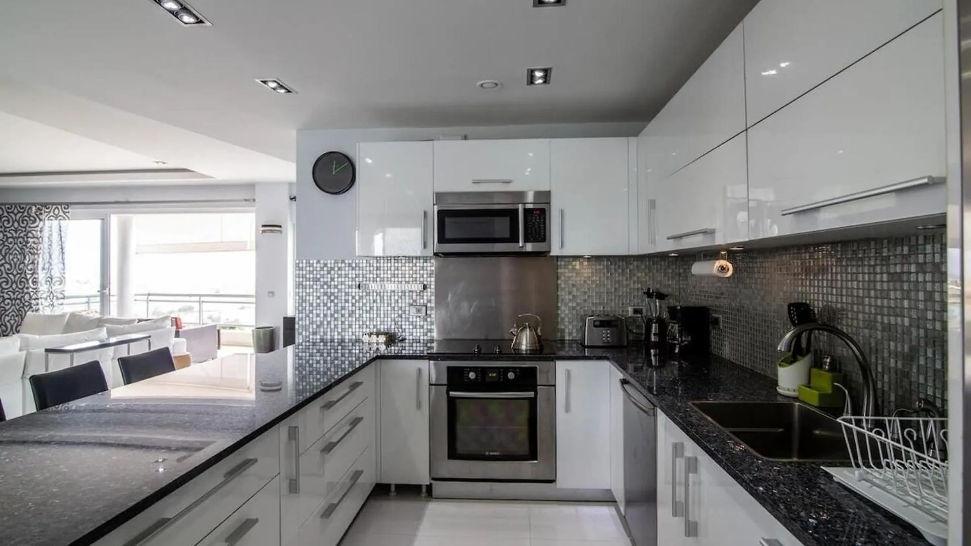 Lovely 3-Bed Apartment In Maho